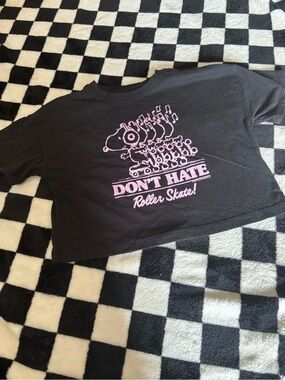 Size small 6/7 snoopy shirt
